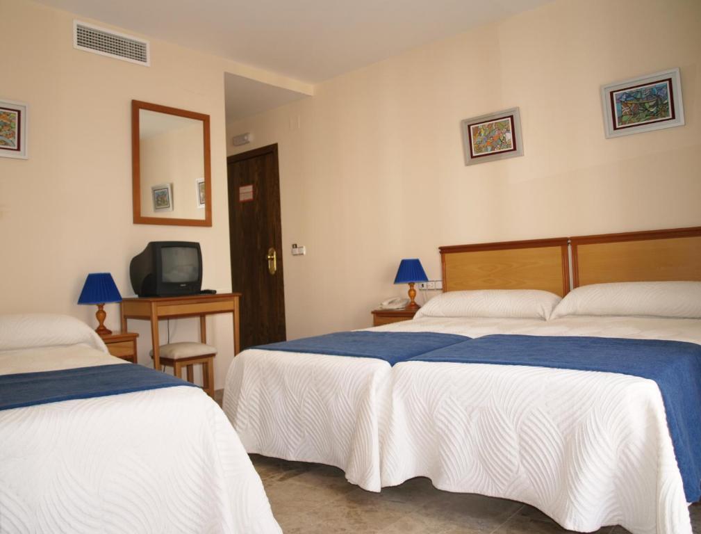 Hotel Al-Yussana Lucena Quarto foto