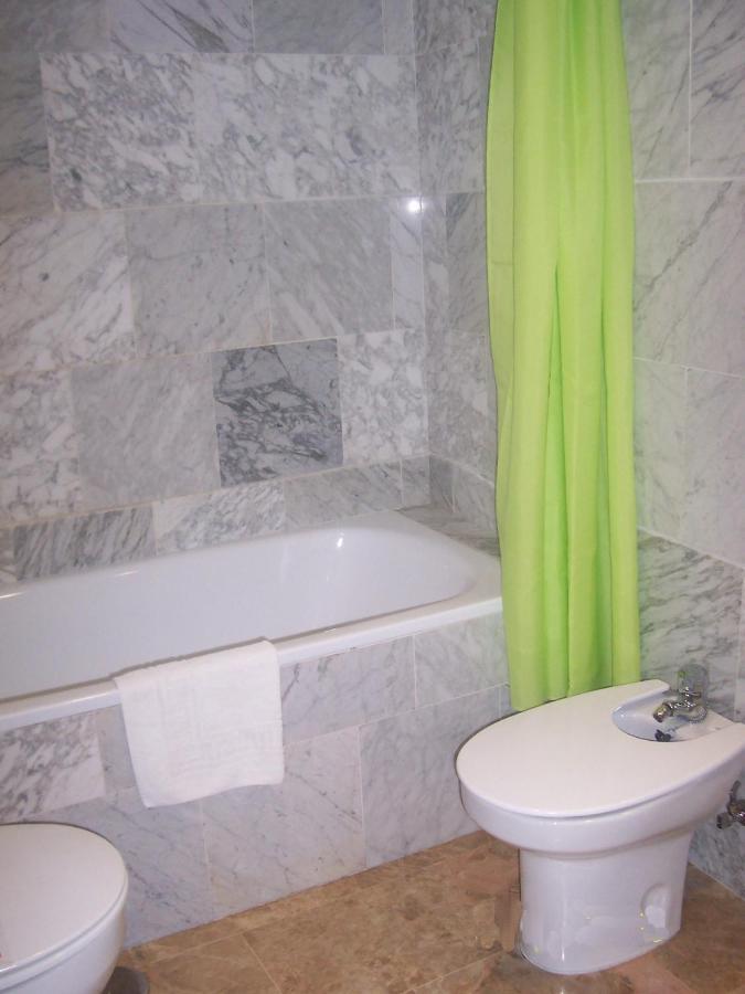 Hotel Al-Yussana Lucena Quarto foto